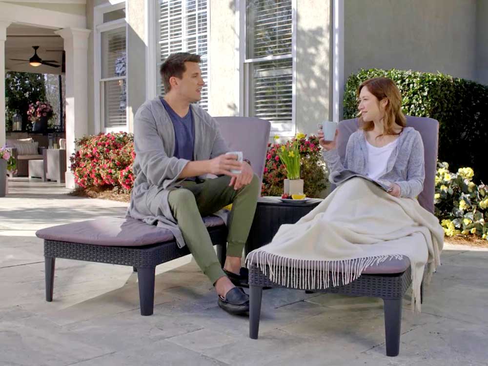 Шезлонг садовый JAIPUR SUN LOUNGER (WITH CUSHION) из пластика под ротанг, с регулируемой спинкой и подушками