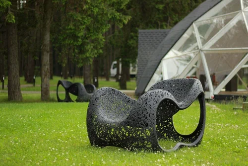 Дизайнерское уличное садовое кресло-шезлонг из базальта Basalt Studio PORTAL