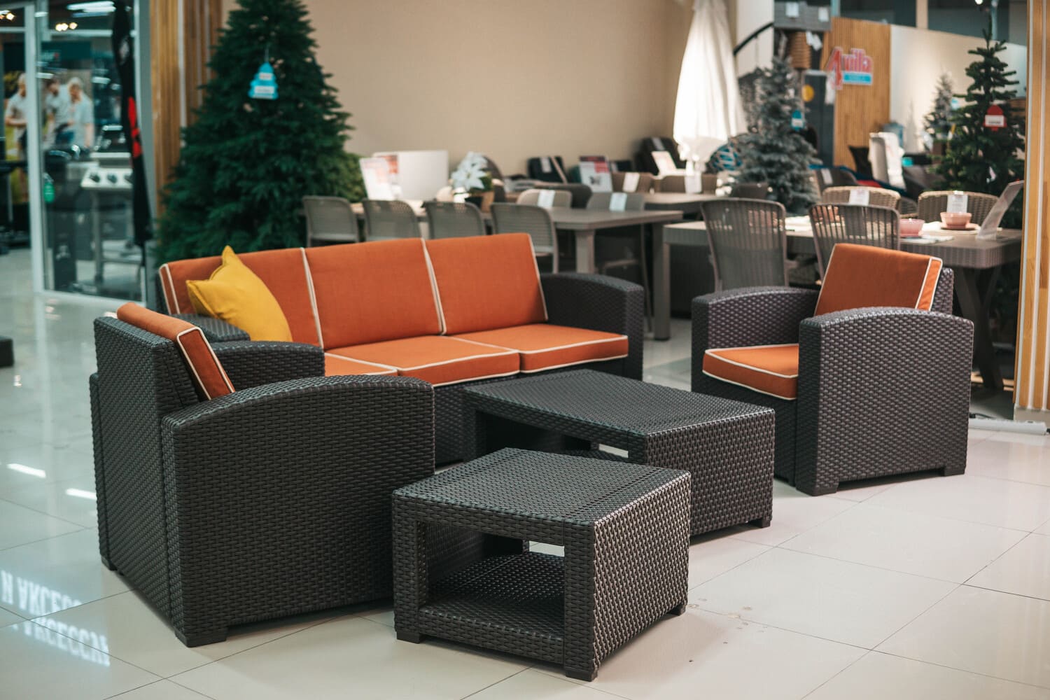Стильный и удобный комплект мебели Rattan PREMIUM 5 станет отличным выбором для вашего сада или террасы